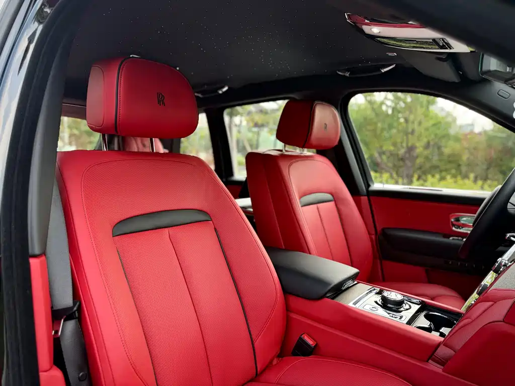 Rolls-Royce Cullinan — миниатюра 20