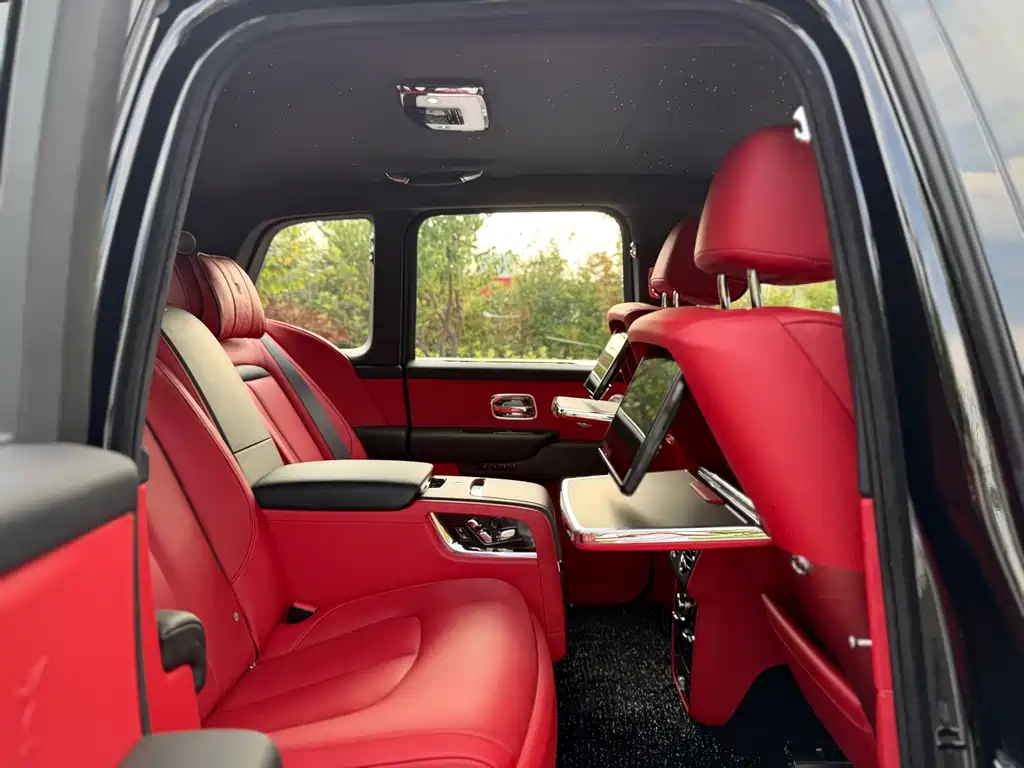 Rolls-Royce Cullinan — миниатюра 22