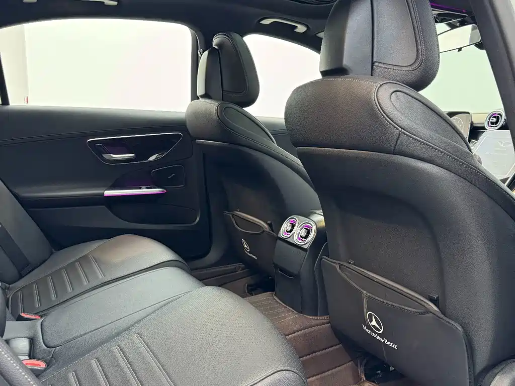 Mercedes-Benz C-Class — миниатюра 16