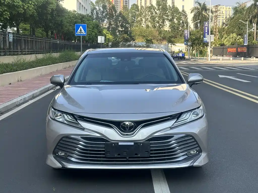 TOYOTA CAMRY