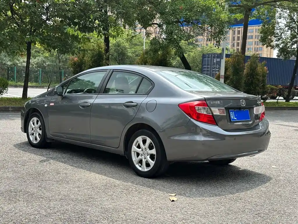 Honda Civic — миниатюра 8