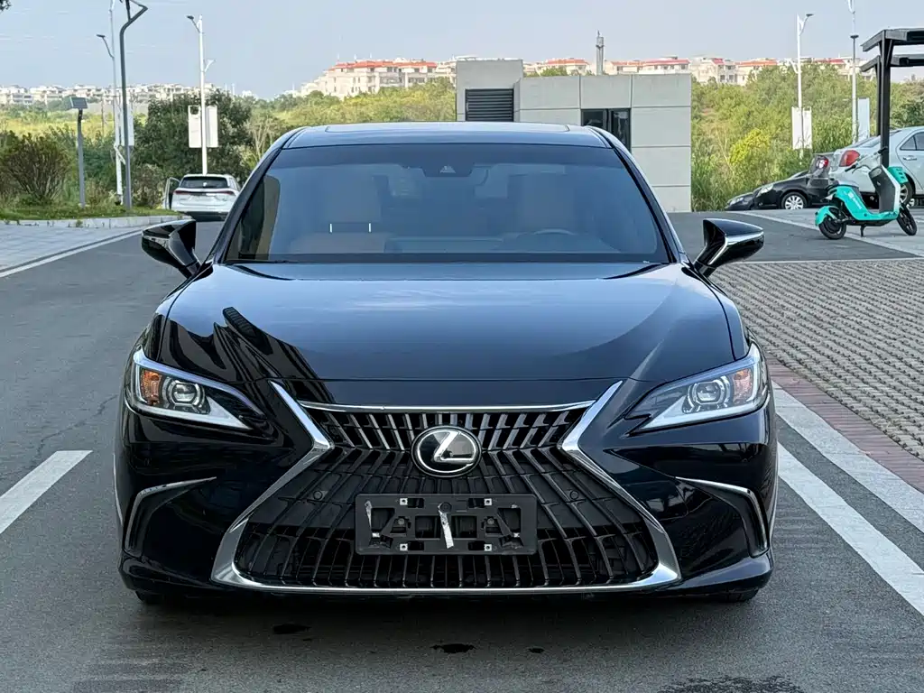 Lexus ES — миниатюра 2