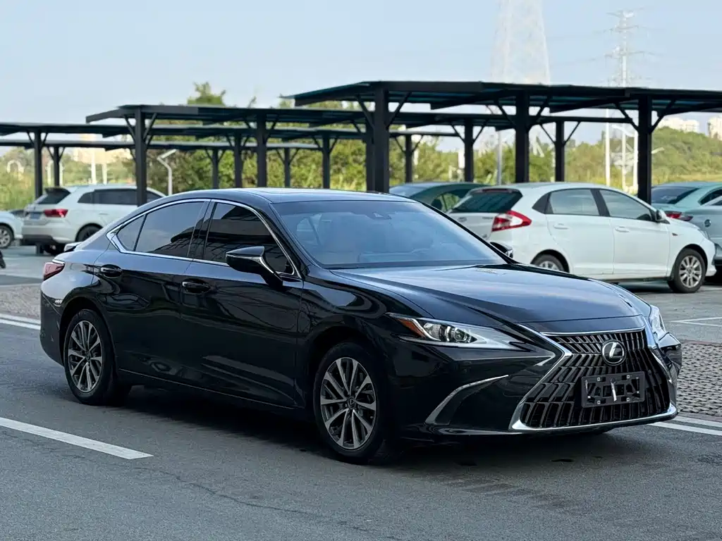 Lexus ES — миниатюра 3