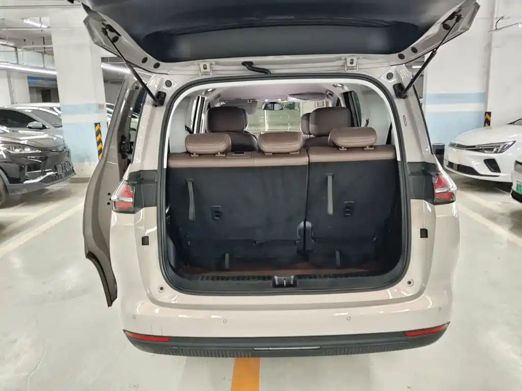 Wuling Xingguang 730 New Energy — миниатюра 10