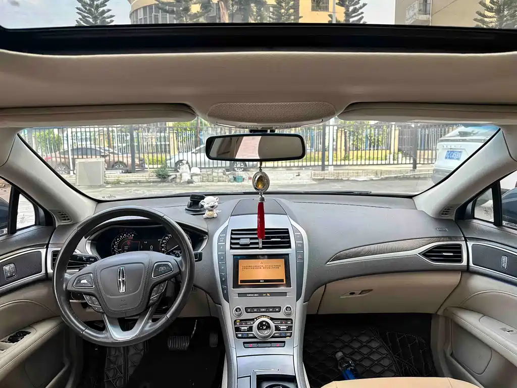 Lincoln MKZ — миниатюра 5