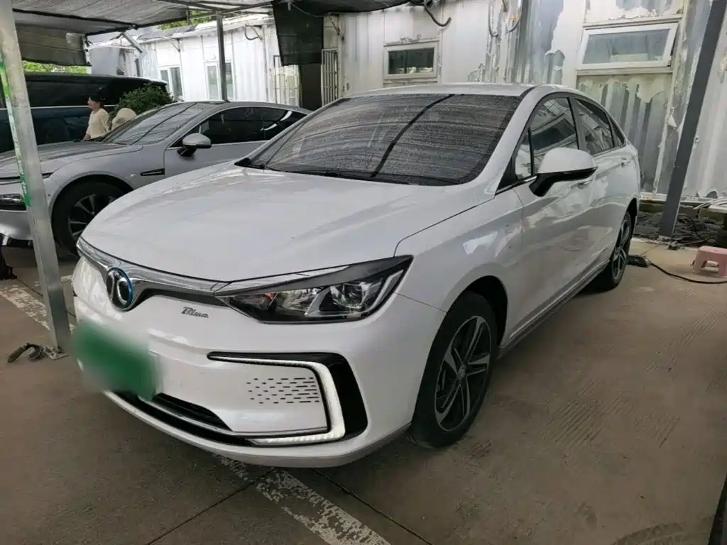 BAIC EU5