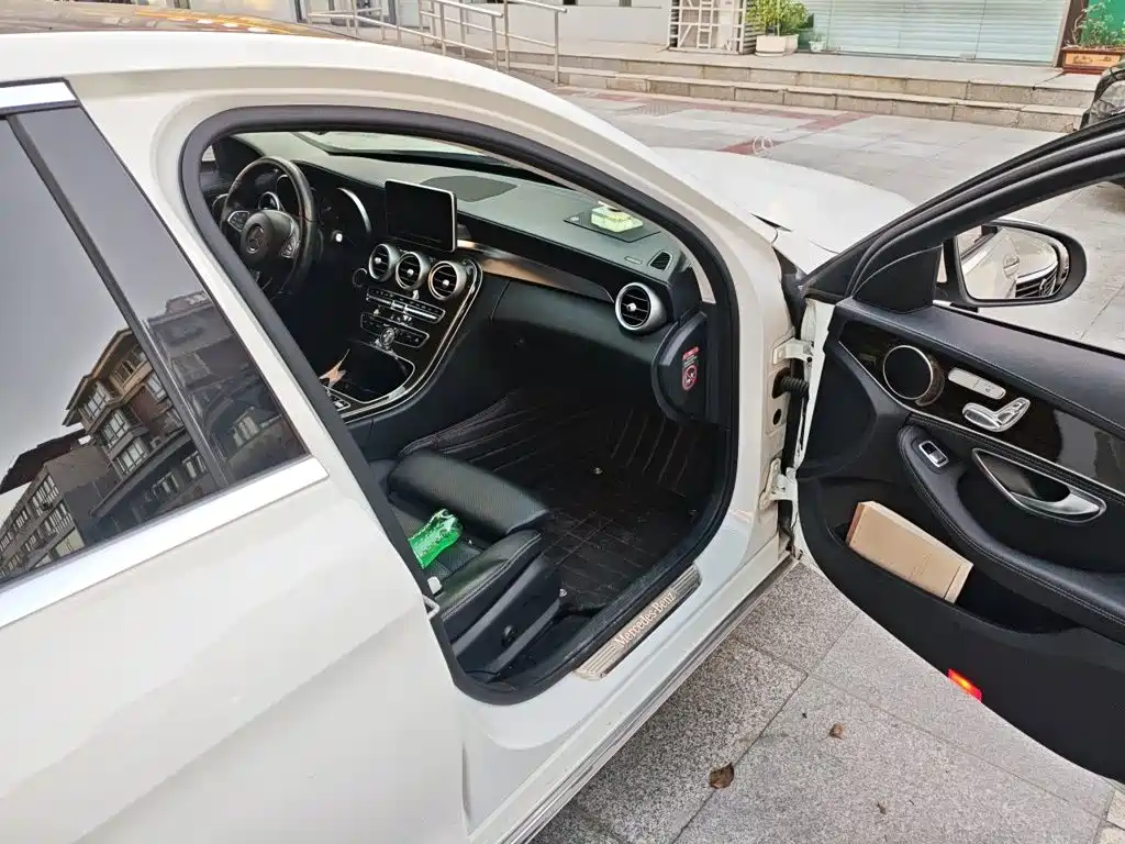 Mercedes-Benz C-Class — миниатюра 19