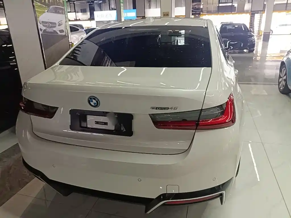 BMW i3 — миниатюра 6