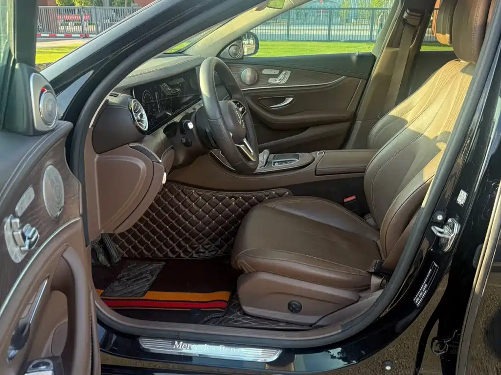 Mercedes-Benz E-Class — миниатюра 4