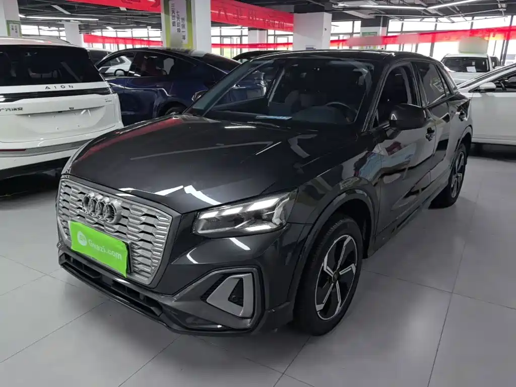 Audi Q2L e-tron — миниатюра 2