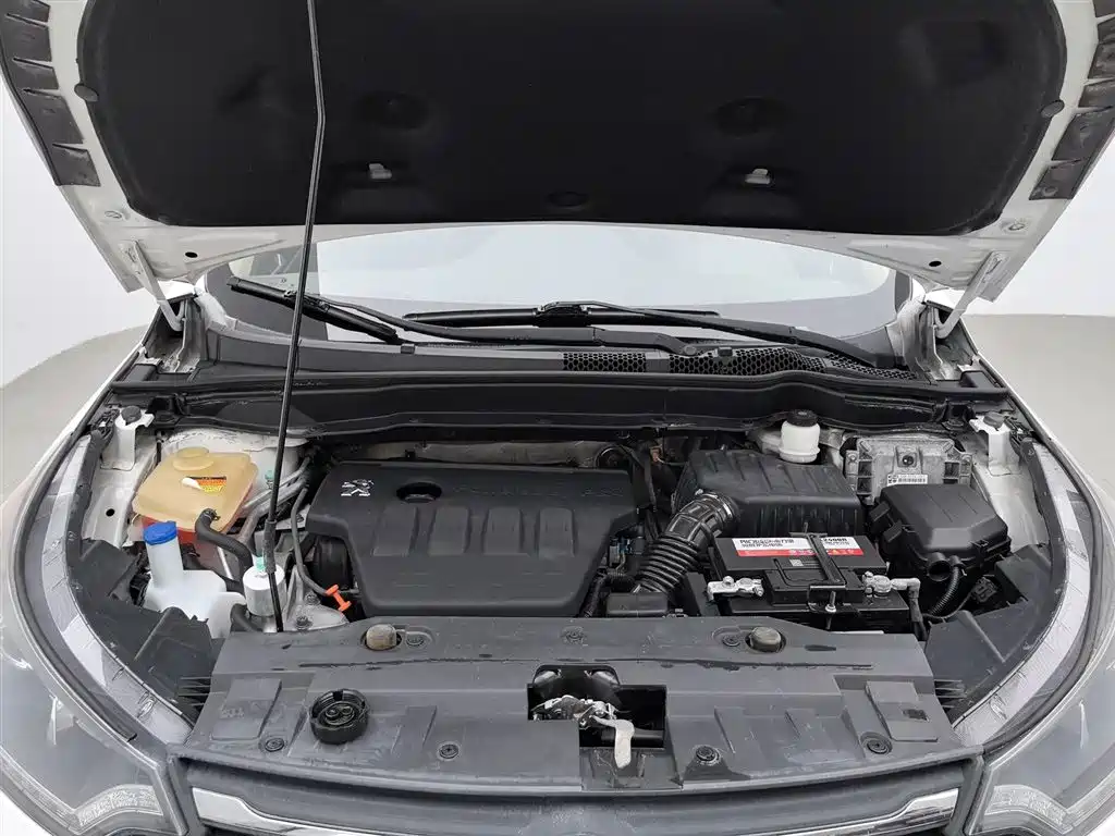 Dongfeng AX7 2015 2.0L AT