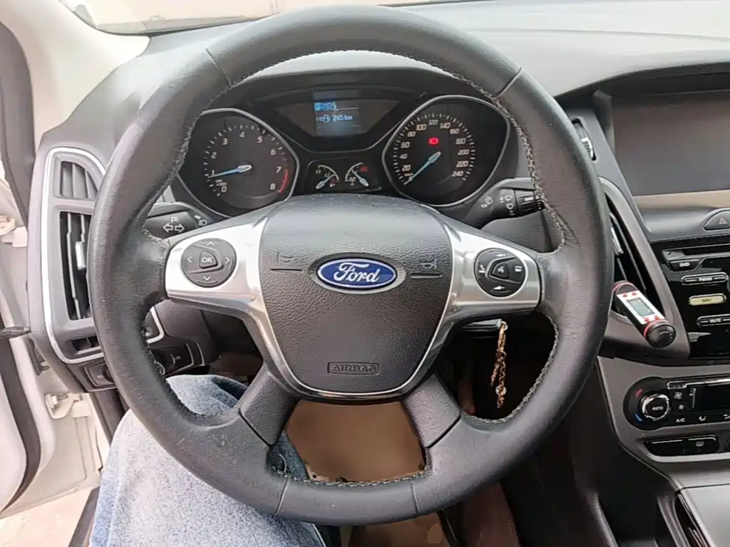 Ford Focus — миниатюра 11