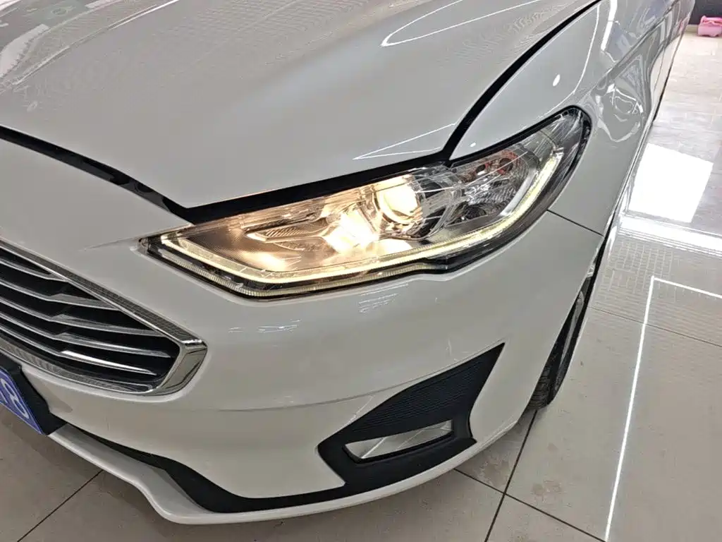 Ford Mondeo — миниатюра 24