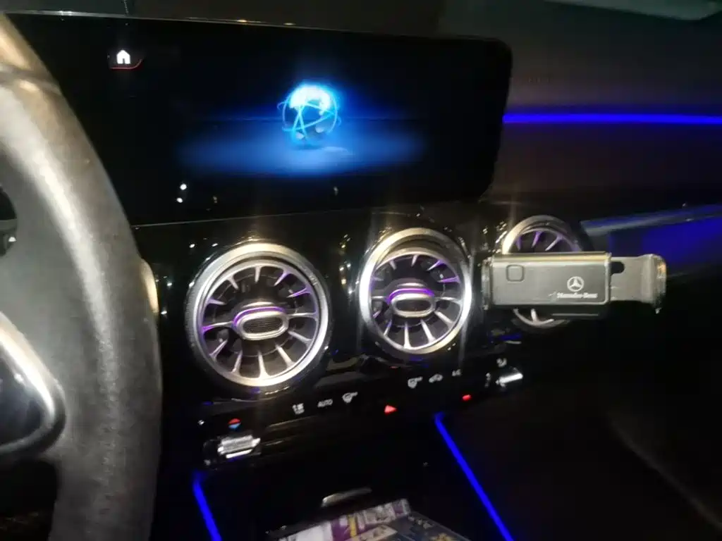 Mercedes-Benz GLB — миниатюра 18
