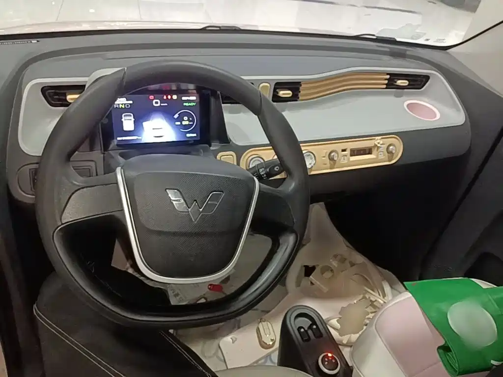 Wuling MINIEV — миниатюра 10