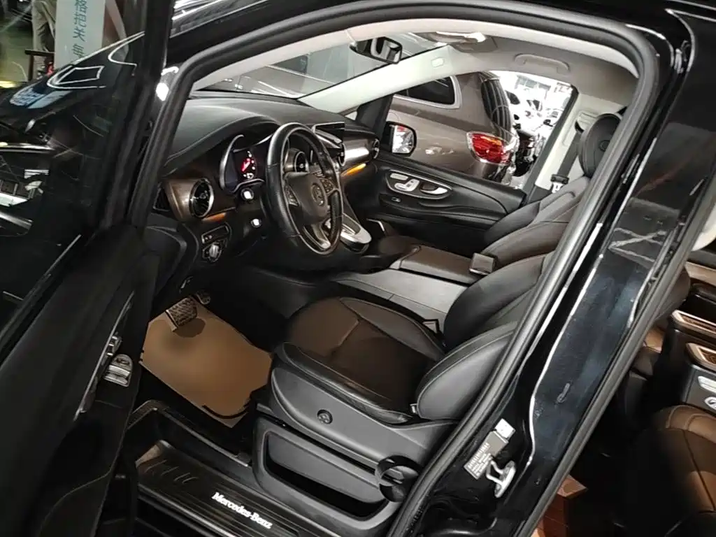 Mercedes-Benz V-Class — миниатюра 15