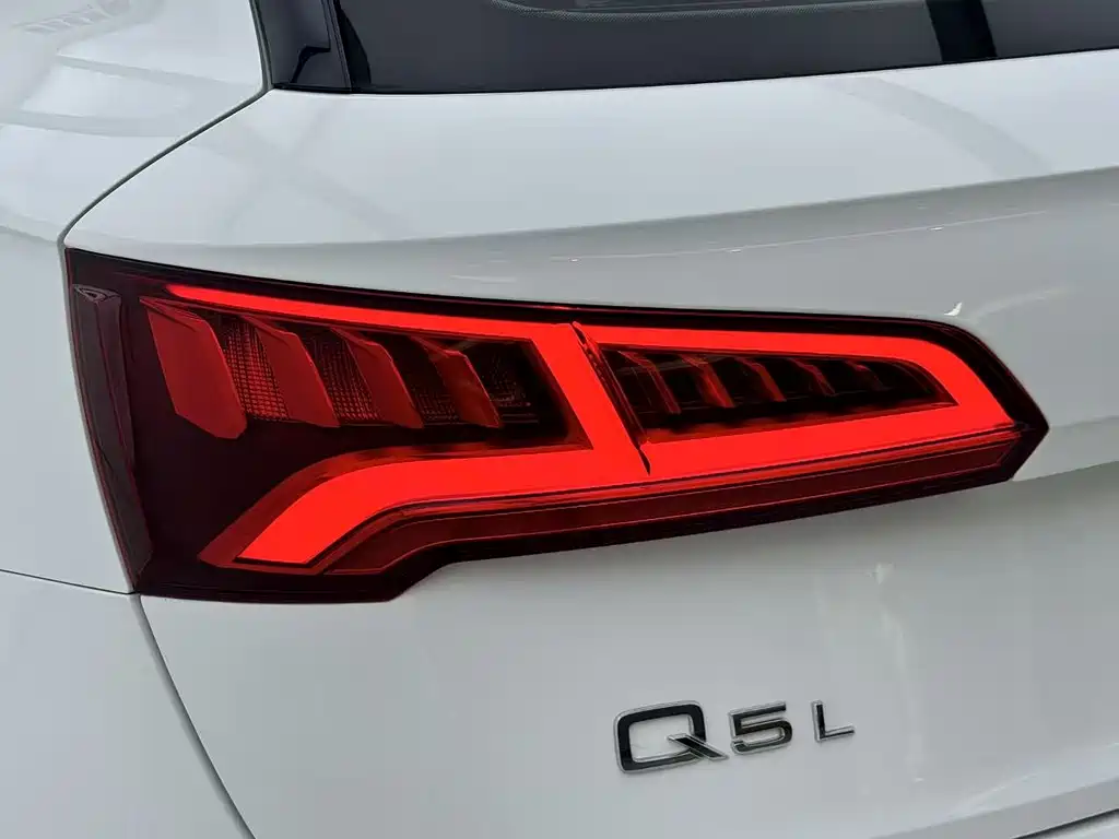Audi Q5L — миниатюра 11