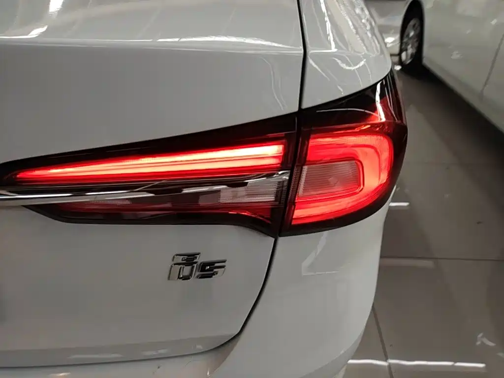 Roewe i5 — миниатюра 8