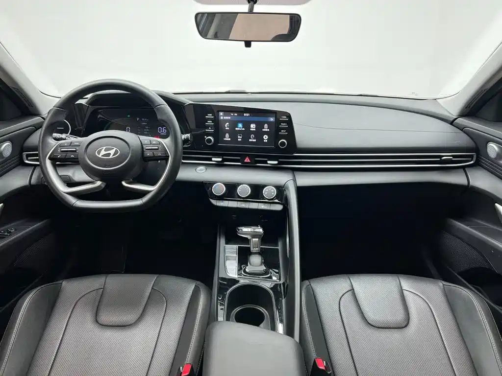 Hyundai Elantra — миниатюра 13
