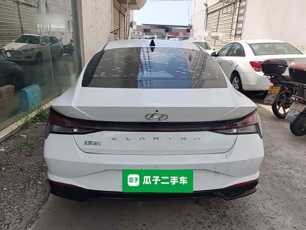 Hyundai Elantra — миниатюра 6