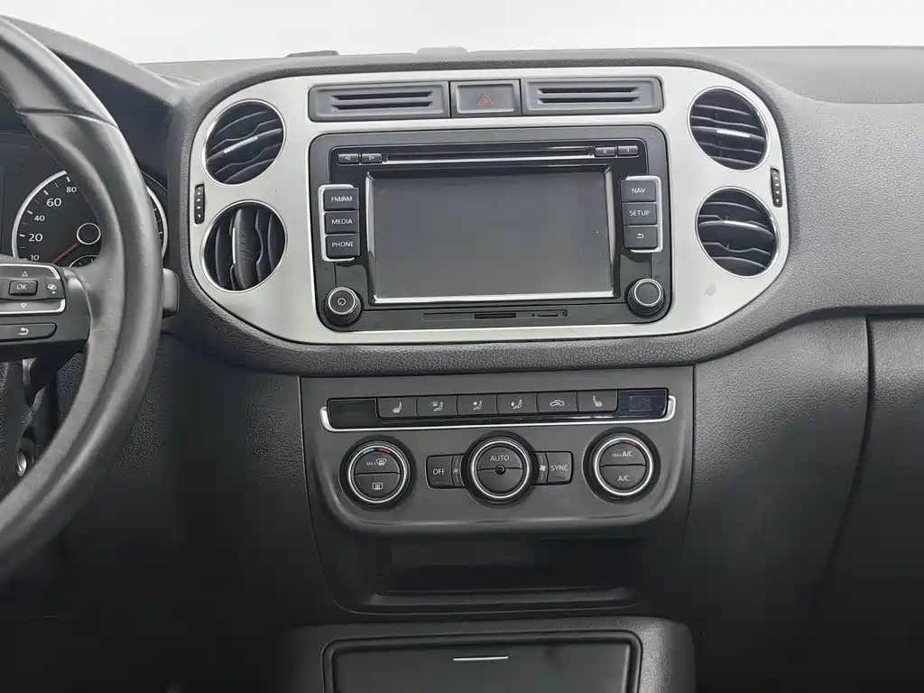 Volkswagen Tiguan — миниатюра 12