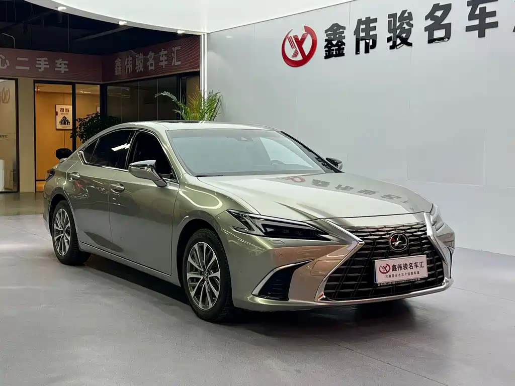 Lexus ES — миниатюра 4