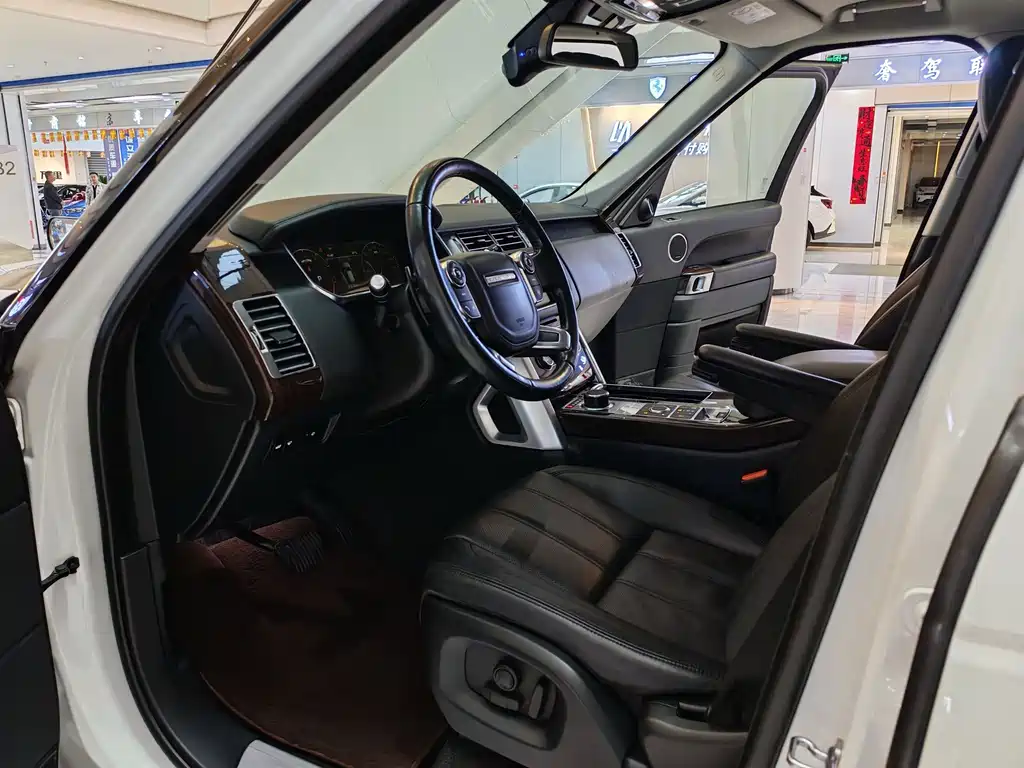 Land Rover Range Rover — миниатюра 4