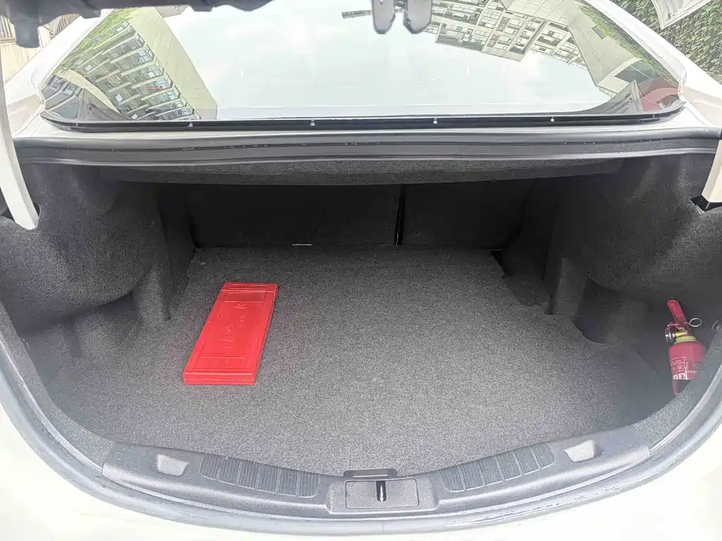 Ford Mondeo — миниатюра 7