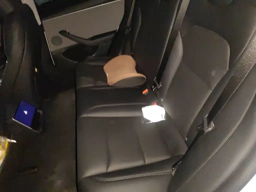 Tesla Model 3 — миниатюра 18