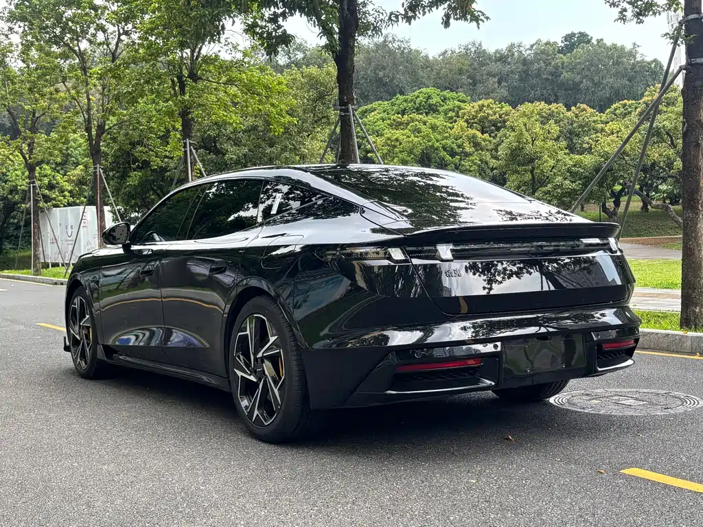 Lynk & Co 10 — миниатюра 19