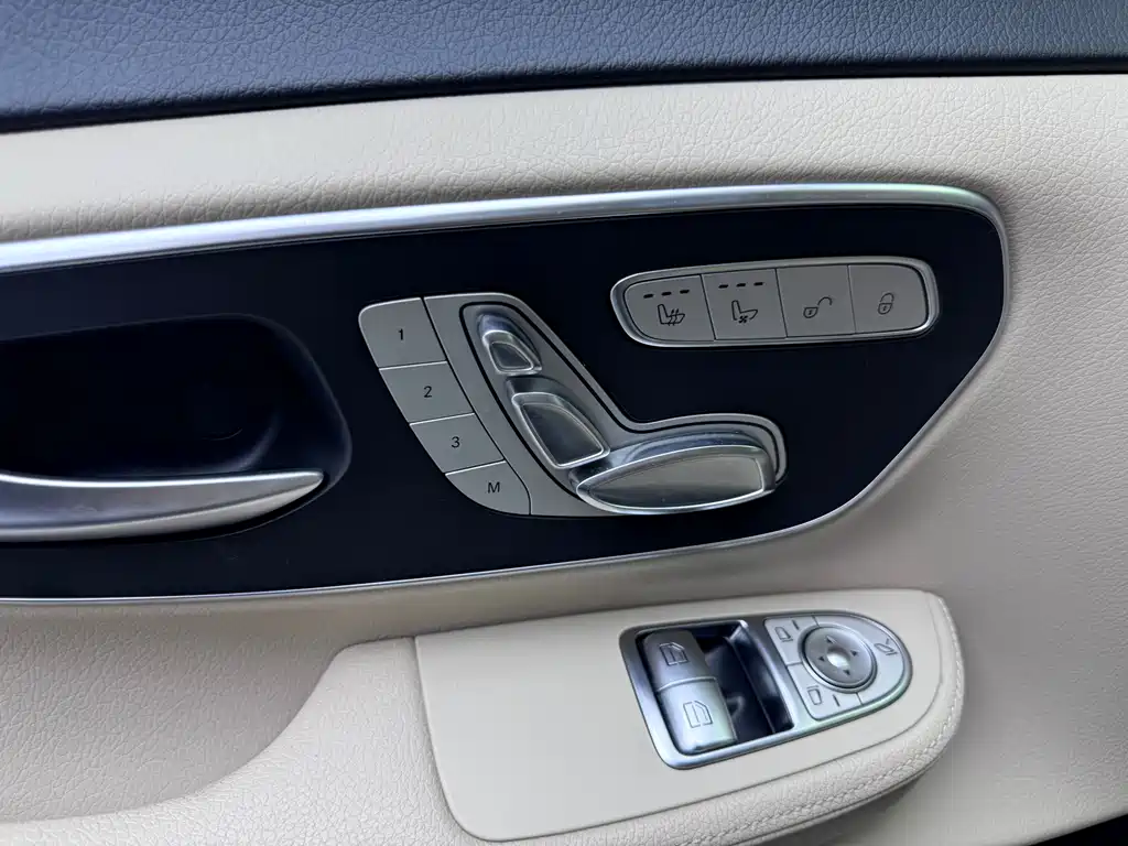 Mercedes-Benz V-Class — миниатюра 11