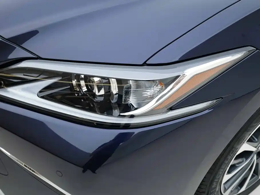 Lexus ES — миниатюра 13