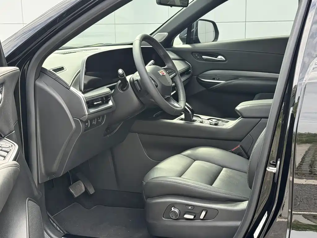 Cadillac XT4 2024 28T Luxury