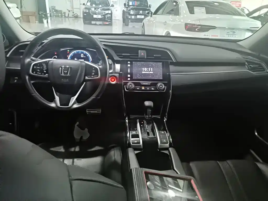 Honda Civic 2016 220TURBO CVT Luxury