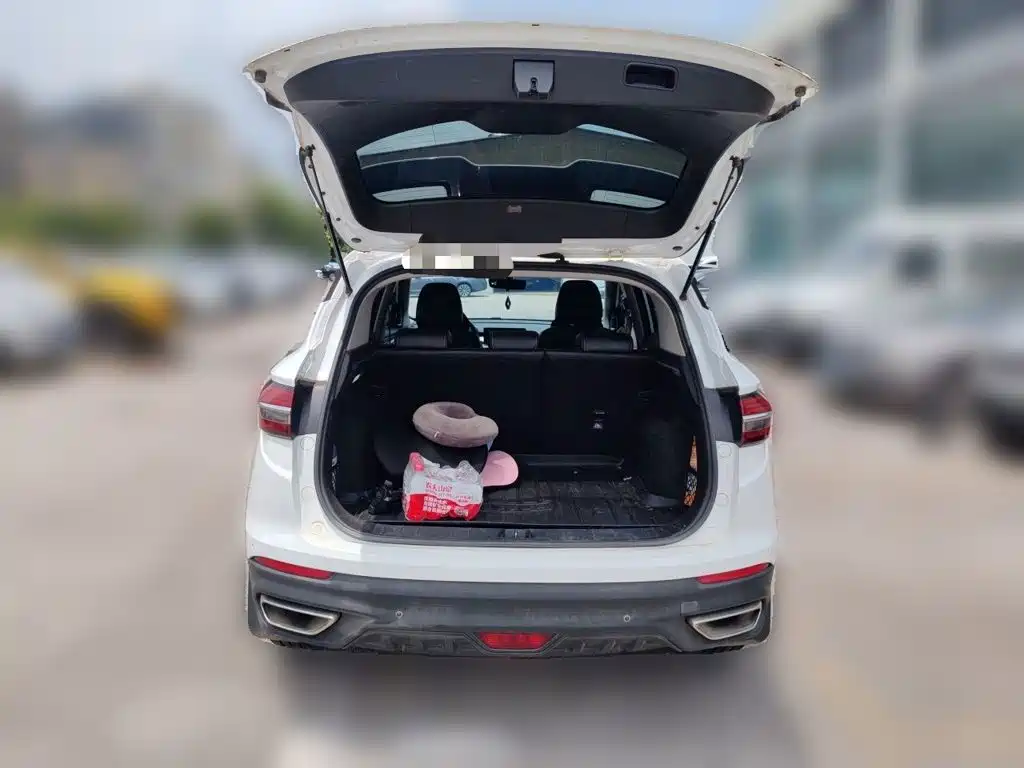 Geely Binyue — миниатюра 10