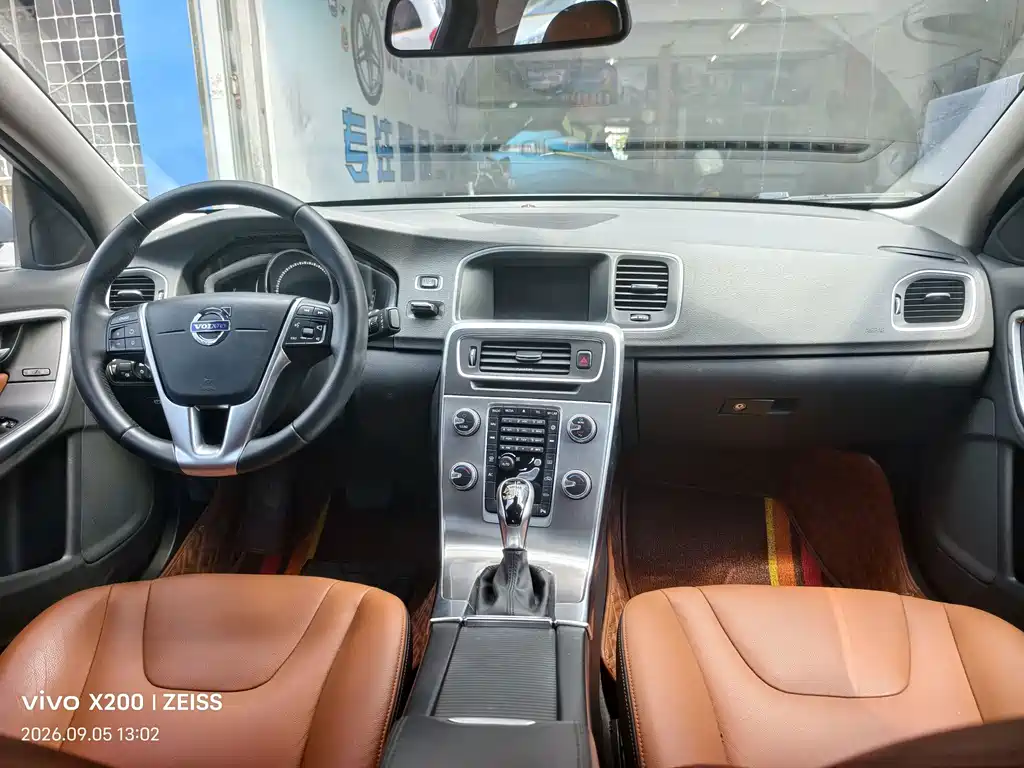 Volvo S60 — миниатюра 11