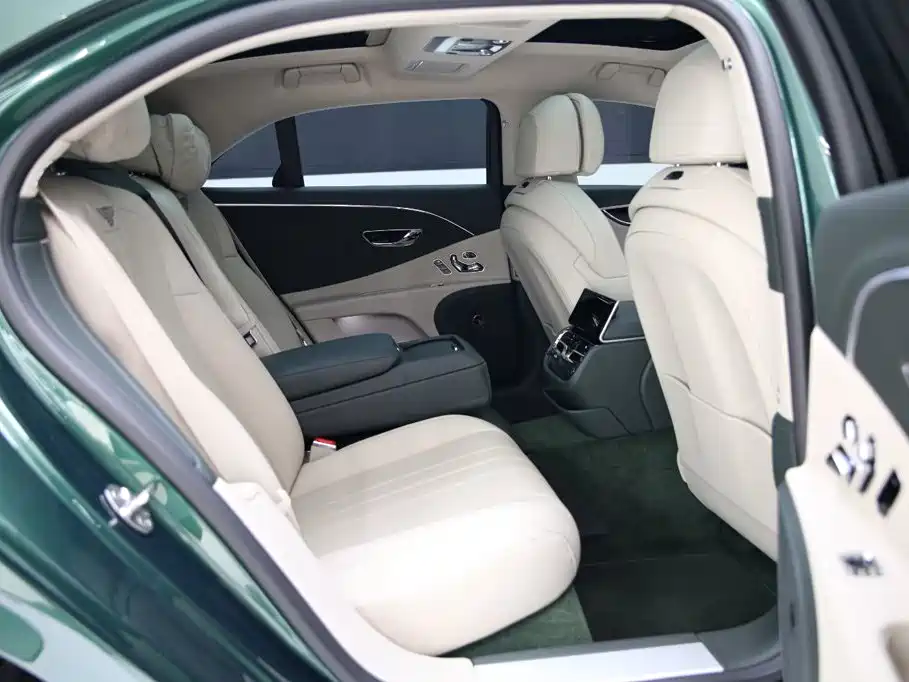 Bentley Flying Spur — миниатюра 16