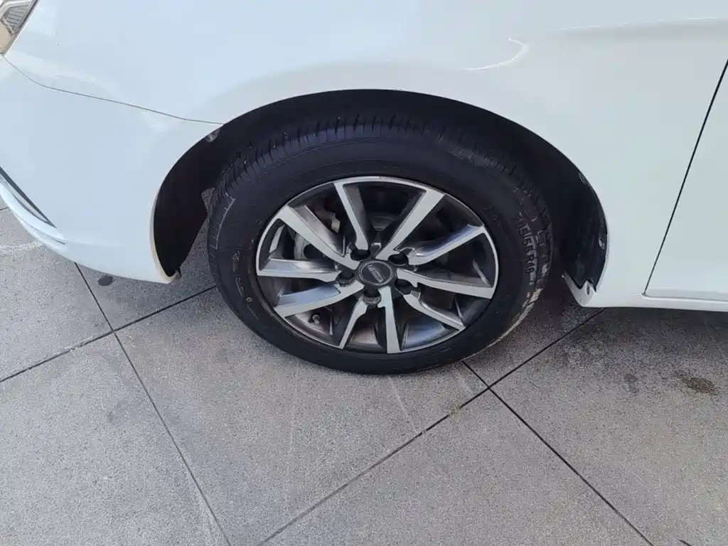 Geely Emgrand — миниатюра 23