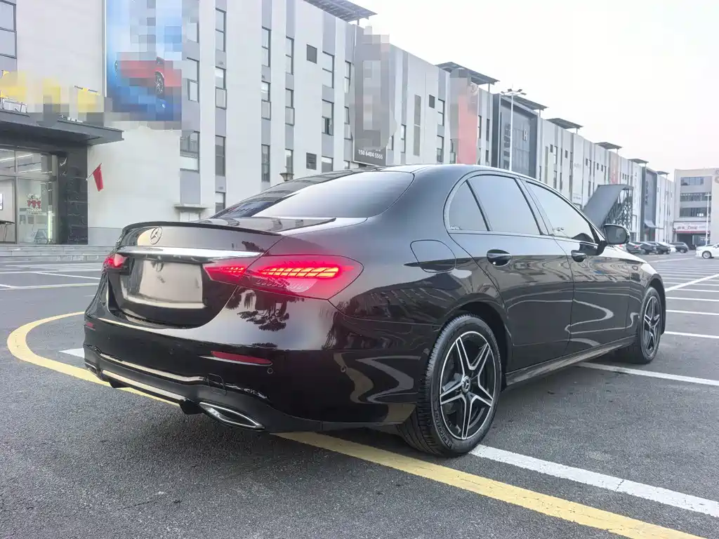 Mercedes-Benz E-Class (Import) — миниатюра 4