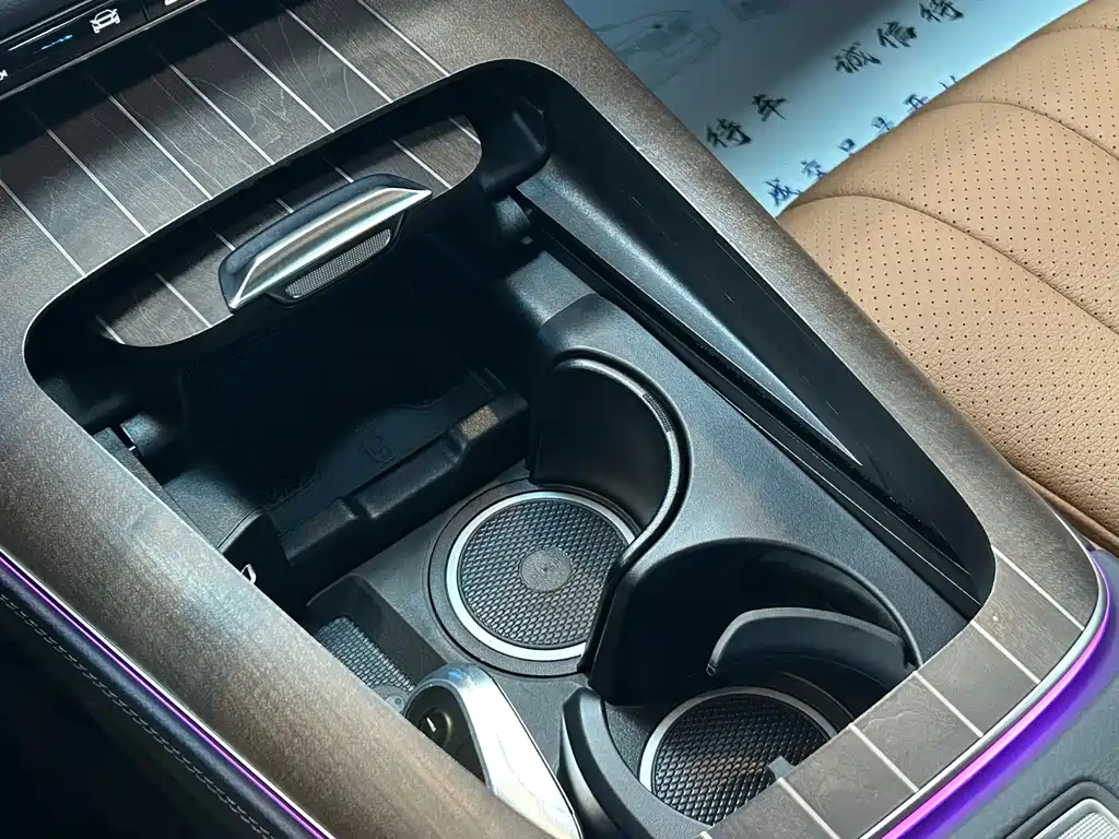 Mercedes-Benz E-Class — миниатюра 17