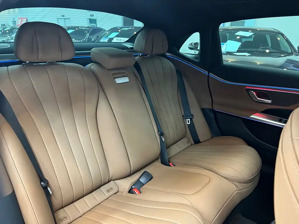 Mercedes-Benz E-Class — миниатюра 22