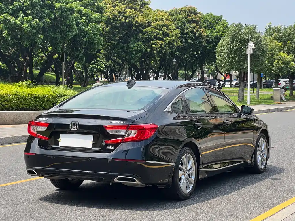 Honda Accord — миниатюра 19