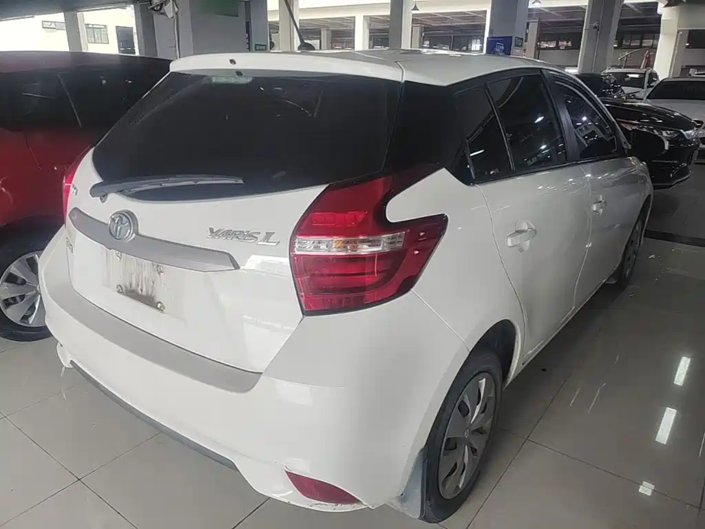 Toyota Yaris L — миниатюра 7
