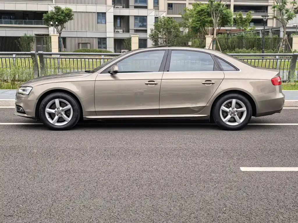 Audi A4L — миниатюра 4