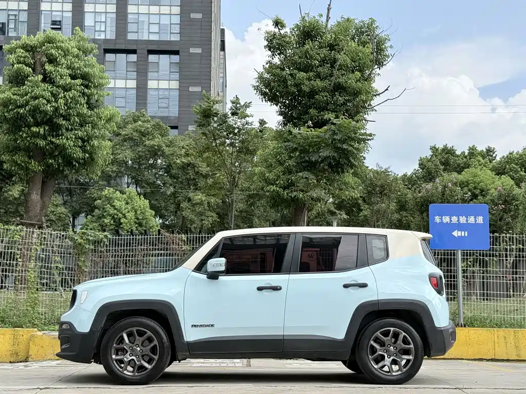 Jeep Renegade — миниатюра 4