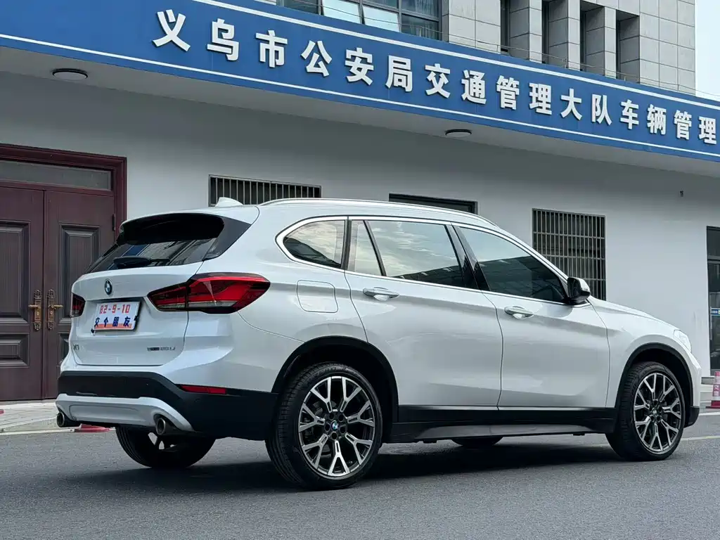 BMW X1 — миниатюра 9