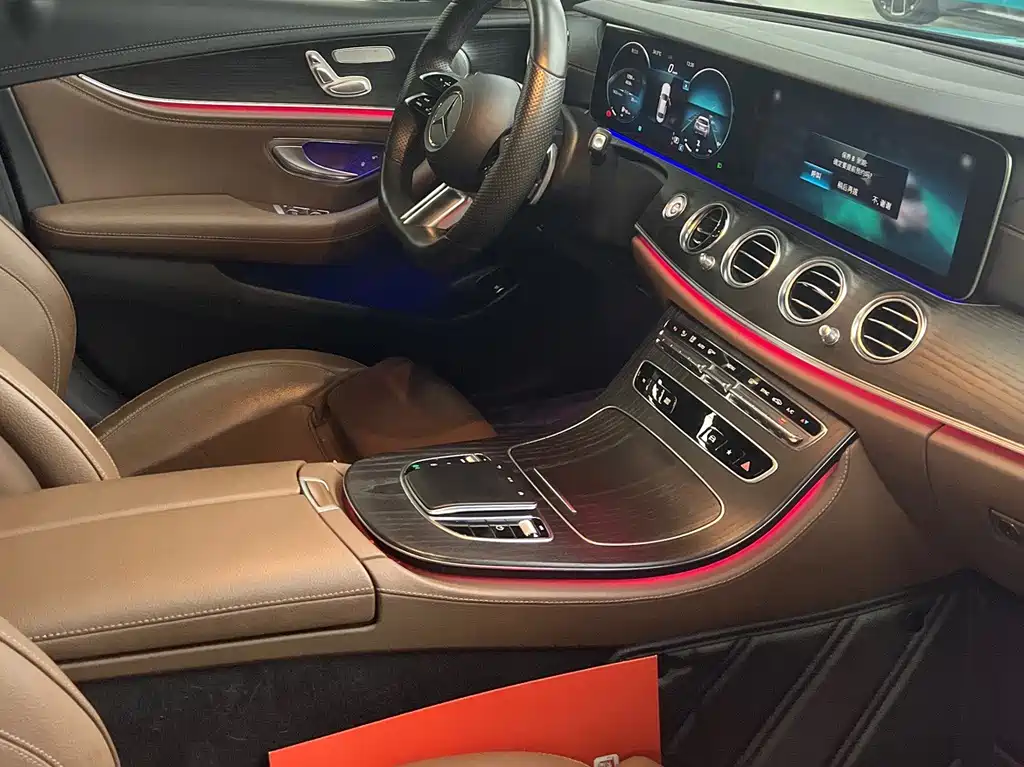Mercedes-Benz E-Class — миниатюра 5