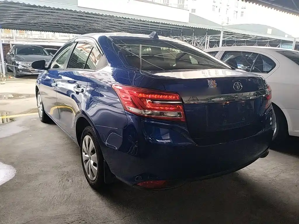 Toyota Yaris L — миниатюра 5