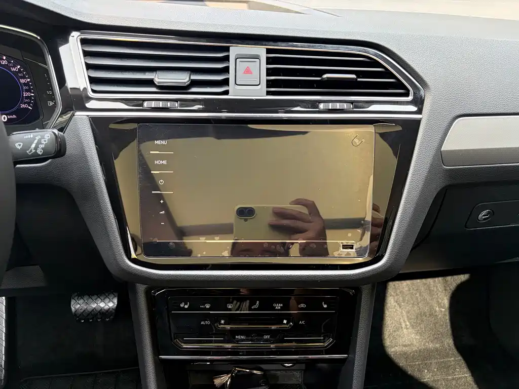 Volkswagen Tiguan L PHEV — миниатюра 11