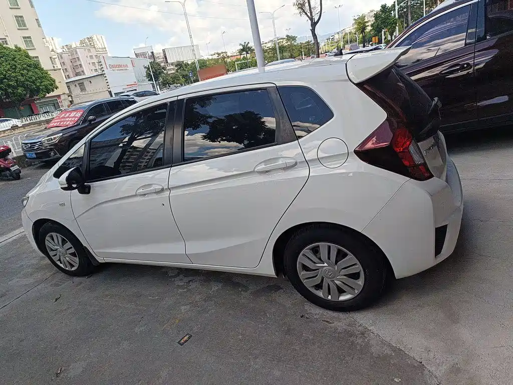 Honda Fit — миниатюра 5